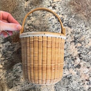 Woven Natural Straw Bucket Bag with Top Handle